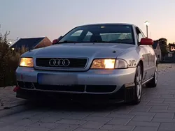 Silber Gebraucht 1996 Audi A4 Coupé | 1.950 €