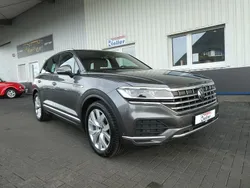 Grau Gebraucht 2021 VW Touareg Elegance SUV | 34.900 € (Fairer Preis)