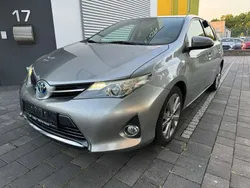 New medium silver Gebraucht 2013 Toyota Auris Hybrid Life+ Kleinwagen | 9.400 € (Fairer Preis)