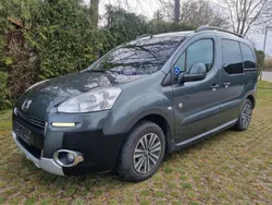 Grau Gebraucht 2014 Peugeot Partner Tepee Outdoor Van / Kleinbus | 8.990 € (Fairer Preis)