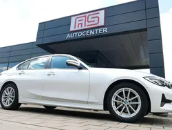 Weiß Gebraucht 2020 BMW 320 Limousine | 26.990 € (Guter Preis)