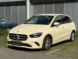 Gelb Gebraucht 2020 Mercedes B180 Van / Kleinbus | 12.800 € (Guter Preis)