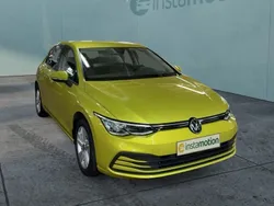 Gelb Gebraucht 2020 VW Golf VIII Life Limousine | 19.504 € (Fairer Preis)