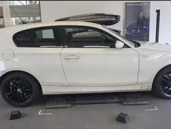 Weiß Gebraucht 2009 BMW 118 Kleinwagen | 4.000 € (Fairer Preis)