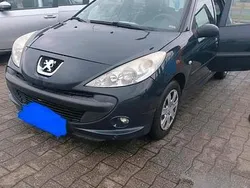 Schwarz Gebraucht 2011 Peugeot 206+ Kleinwagen | 1.750 €