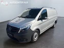 Brillantsilber Gebraucht 2018 Mercedes Vito Van / Kleinbus | 20.990 € (Guter Preis)