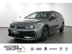 Grau Gebraucht 2024 VW Passat Style Kombi | 42.960 € (Guter Preis)