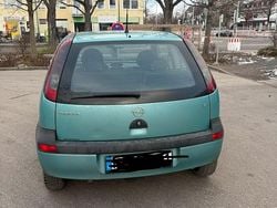 Grün Gebraucht 2002 Opel Corsa Kleinwagen | 800 € (Guter Preis)