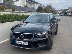 Schwarz Gebraucht 2018 Volvo XC40 Momentum SUV | 19.900 € (Fairer Preis)