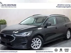 Obsidianschwarz metallic Gebraucht 2022 Ford Focus Cool & Connect Kombi | 16.260 € (Fairer Preis)
