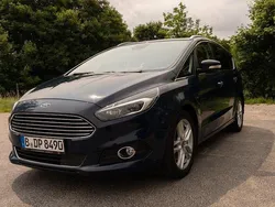 Blau Gebraucht 2019 Ford S-MAX Titanium Van / Kleinbus | 20.000 € (Etwas zu teuer)