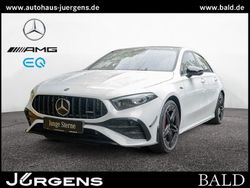 Polarweiß Gebraucht 2024 Mercedes A35 AMG AMG Limousine | 52.290 €
