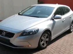 Silber Gebraucht 2013 Volvo V40 Kinetic Kombi | 7.399 €