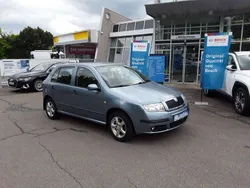 Satingrau metallic Gebraucht 2007 Skoda Fabia Ambiente Kleinwagen | 3.395 € (Fairer Preis)