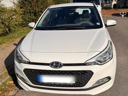 Weiß Gebraucht 2017 Hyundai i20 Kleinwagen | 7.850 € (Fairer Preis)