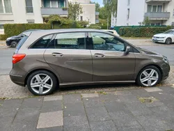 Beige Gebraucht 2014 Mercedes B180 Van / Kleinbus | 12.500 € (Fairer Preis)