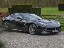 Schwarz Gebraucht 2015 Ferrari F12 | 289.800 € (Fairer Preis)