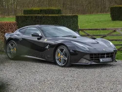 Schwarz Gebraucht 2015 Ferrari F12 | 289.800 € (Fairer Preis)