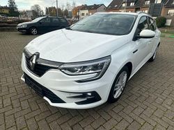 Weiß Gebraucht 2021 Renault Mégane IV Business Limousine | 15.999 € (Fairer Preis)