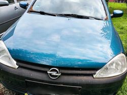 Blau Gebraucht 2002 Opel Corsa Kleinwagen | 800 € (Fairer Preis)