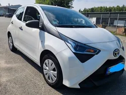 Weiß Gebraucht 2018 Toyota Aygo Business Edition Kleinwagen | 8.675 € (Guter Preis)