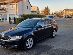 Schwarz Gebraucht 2014 Skoda Octavia Elegance Kombi | 10.577 € (Guter Preis)