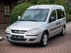 Silber Gebraucht 2006 Opel Combo Van / Kleinbus | 3.450 € (Etwas zu teuer)