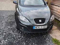 Grau Gebraucht 2009 Seat Altea XL Van / Kleinbus | 3.990 € (Fairer Preis)