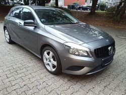 Grau Gebraucht 2015 Mercedes A180 Limousine | 7.900 € (Guter Preis)