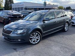 Grau Gebraucht 2015 Skoda Superb Exclusive Kombi | 7.400 € (Fairer Preis)