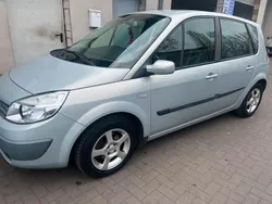 Grau Gebraucht 2004 Renault Scénic II Van / Kleinbus | 2.490 € (Etwas zu teuer)