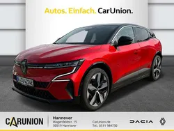 Dezirrot metallic, black pearlschwarz metallic (rot) Gebraucht 2023 Renault Mégane Techno Kleinwagen | 31.995 € (Superpreis)