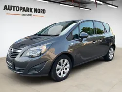 Grau Gebraucht 2013 Opel Meriva Innovation Van / Kleinbus | 6.499 € (Guter Preis)