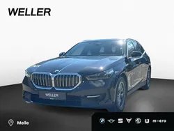 Black sapphire (schwarz) Gebraucht 2024 BMW 520 Comfort Edition Kombi | 48.450 €