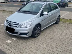 Grau Gebraucht 2009 Mercedes B200 Van / Kleinbus | 7.700 €