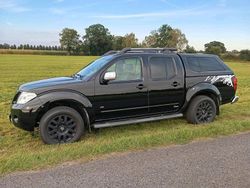 Schwarz Gebraucht 2014 Nissan Navara Abholung | 20.000 €