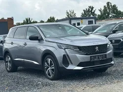 Grau Gebraucht 2021 Peugeot 5008 Allure Van / Kleinbus | 16.800 € (Superpreis)