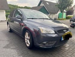Grau Gebraucht 2007 Ford Focus Limousine | 2.700 € (Guter Preis)