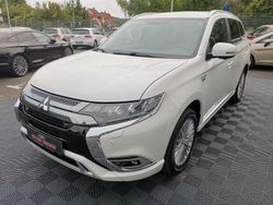 Weiß Gebraucht 2018 Mitsubishi Outlander P-HEV Edition SUV | 17.990 € (Fairer Preis)