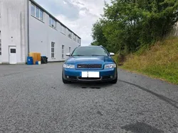 Blau Gebraucht 2002 Audi A4 S-Line Kombi | 2.499 € (Guter Preis)
