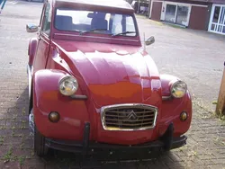 Rot Gebraucht 1982 Citroën 2CV Kleinwagen | 8.800 €