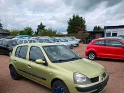 Andere außenfarben Gebraucht 2004 Renault Clio II Limousine | 2.499 € (Etwas zu teuer)