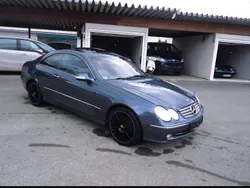 Blau Gebraucht 2003 Mercedes CLK320 Elegance Coupé | 3.299 € (Fairer Preis)