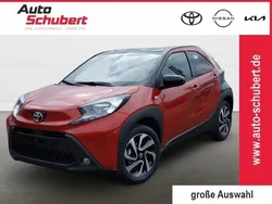 3u4)/ black mica (209) (rot Neu 2025 Toyota Aygo Kleinwagen | 18.240 €