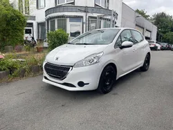Weiß Gebraucht 2015 Peugeot 208 Active Kleinwagen | 5.290 € (Fairer Preis)