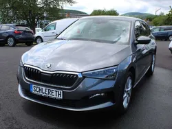 Graphitegrau metallic Gebraucht 2022 Skoda Scala Tour Kleinwagen | 18.850 € (Guter Preis)