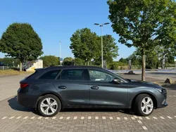 Grau Gebraucht 2021 Seat Leon FR Kombi | 20.000 € (Guter Preis)