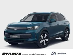 Blau Gebraucht 2024 VW Tiguan Life SUV | 39.340 € (Fairer Preis)