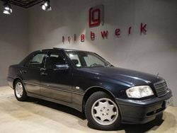 Dunkelblau Gebraucht 1999 Mercedes C280 Elegance Limousine | 13.941 €