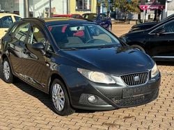 Grau Gebraucht 2012 Seat Ibiza Reference Limousine | 2.999 € (Guter Preis)